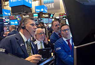 Трейдеры на Нью-Йоркской фондовой бирже. 1 марта 2018