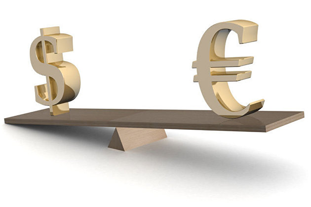 Евро и доллар на весах