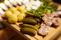 Ингредиенты для приготовления салата "Оливье"