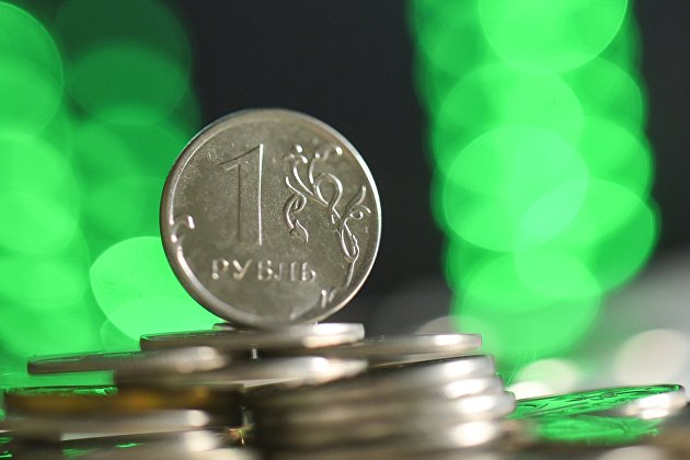 Монеты номиналом один рубль.