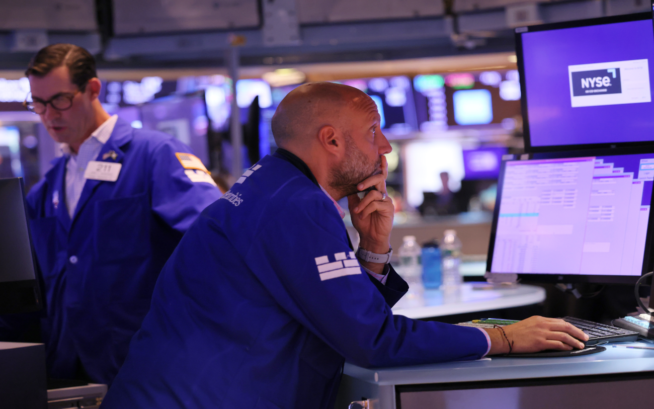Трейдеры на площадке Нью-Йоркской фондовой биржи (NYSE)