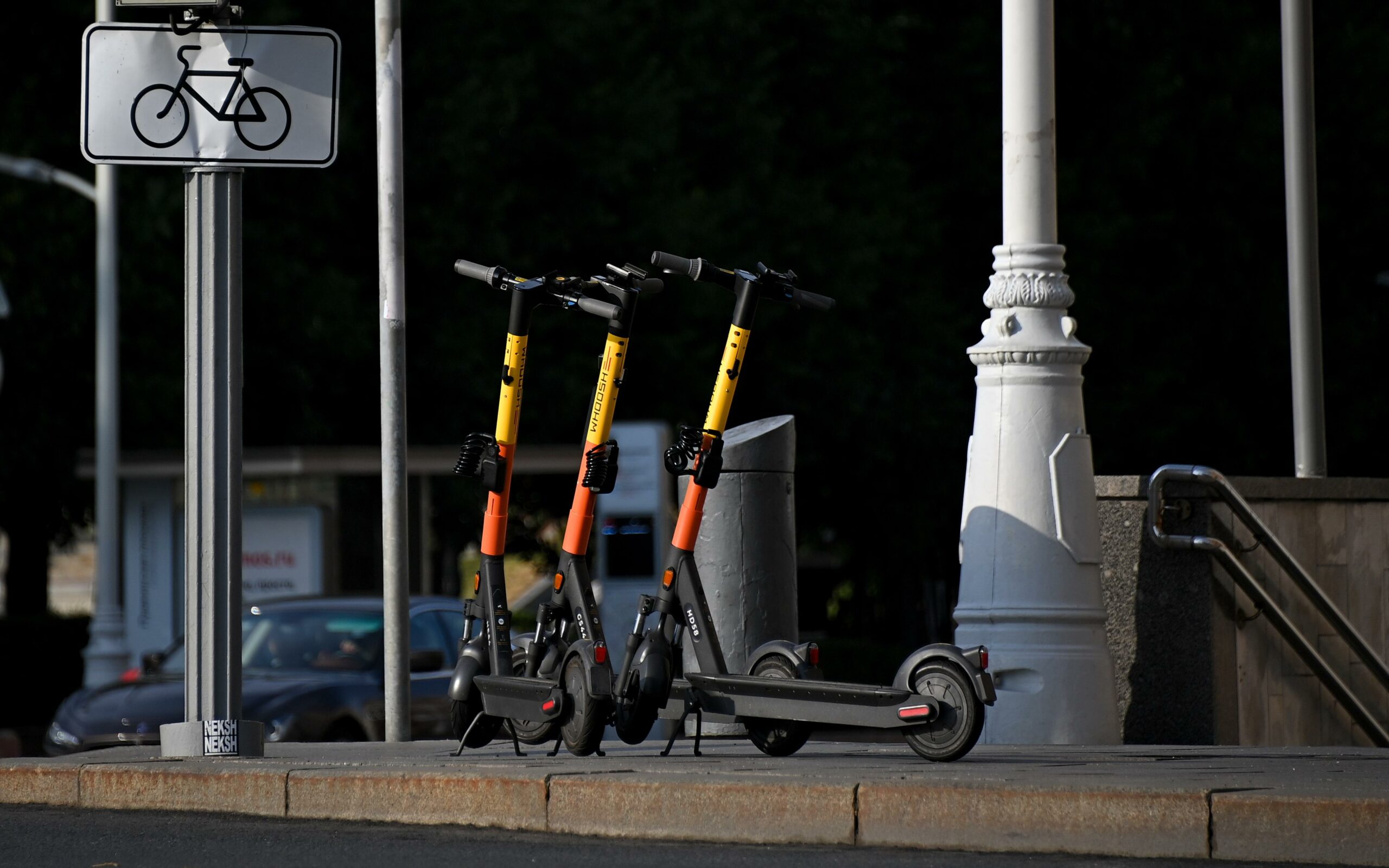 Парковка электросамокатов Whoosh в Москве
