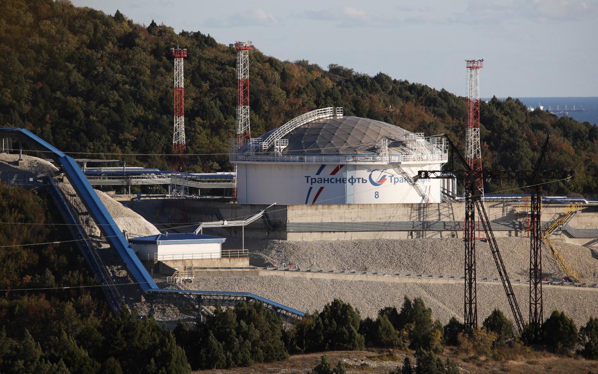 Нефтеналивной терминал перевалочного комплекса «Шесхарис», входящего в структуру АО «Черномортранснефть» — дочернего общества ПАО «Транснефть», в Новороссийске