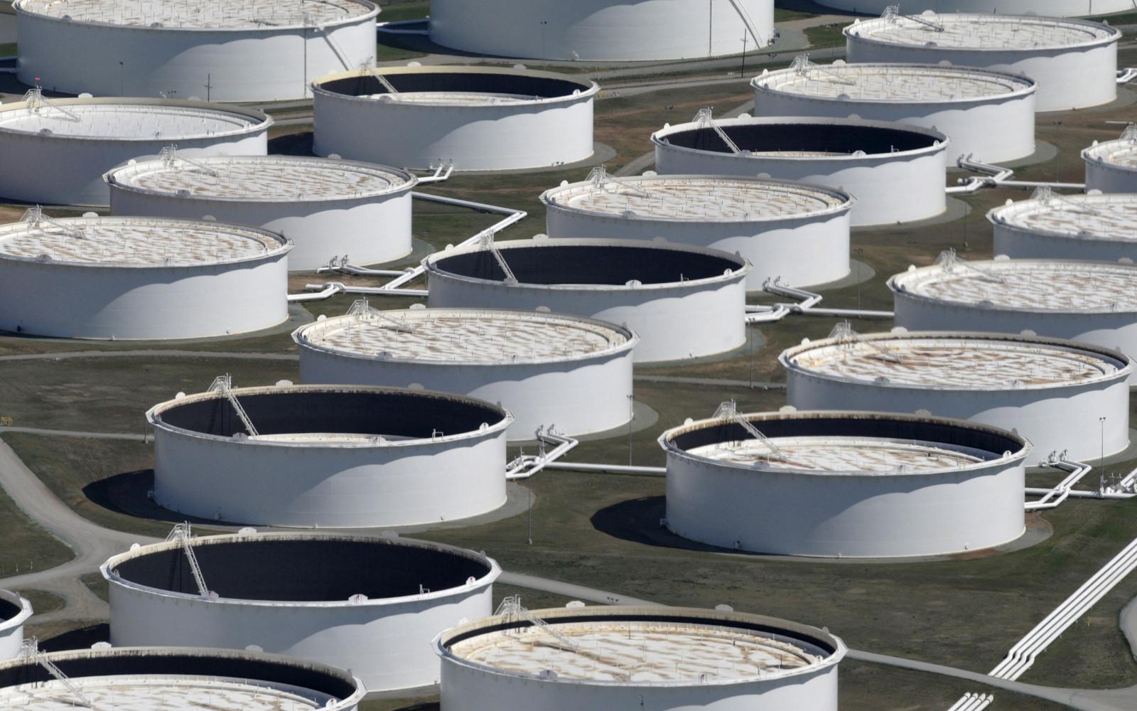 Резервуары для хранения нефти в Кушинге, США