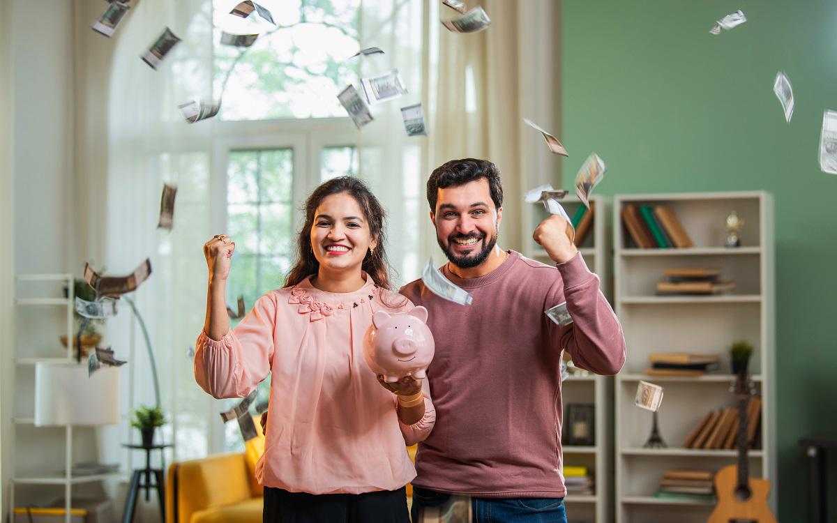 По подсчетам инвестиционного банка «Синара», с июля по начало августа частные инвесторы получат около ₽460 млрд дивидендов