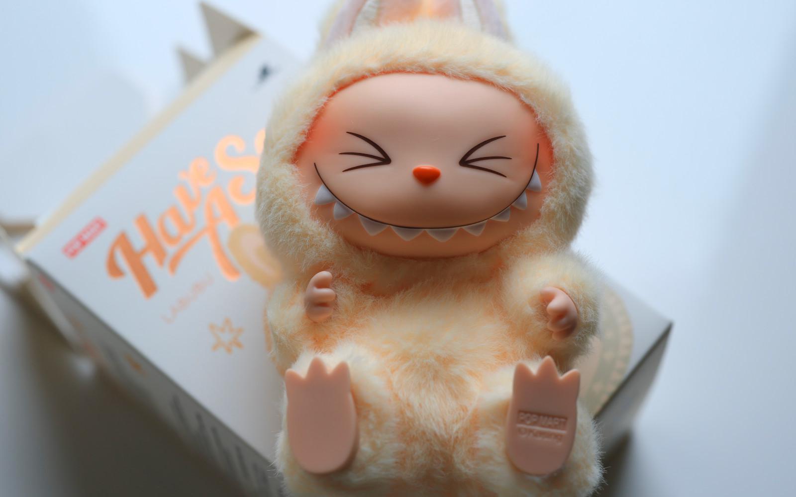 Акции производителя Лабубу за три недели потеряли почти четверть стоимости