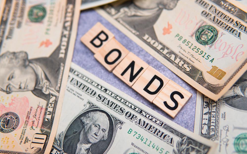 Аналитики рассказали, какие валютные облигации на локальном рынке выбрать инвестору в качестве защиты от возможного ослабления рубля