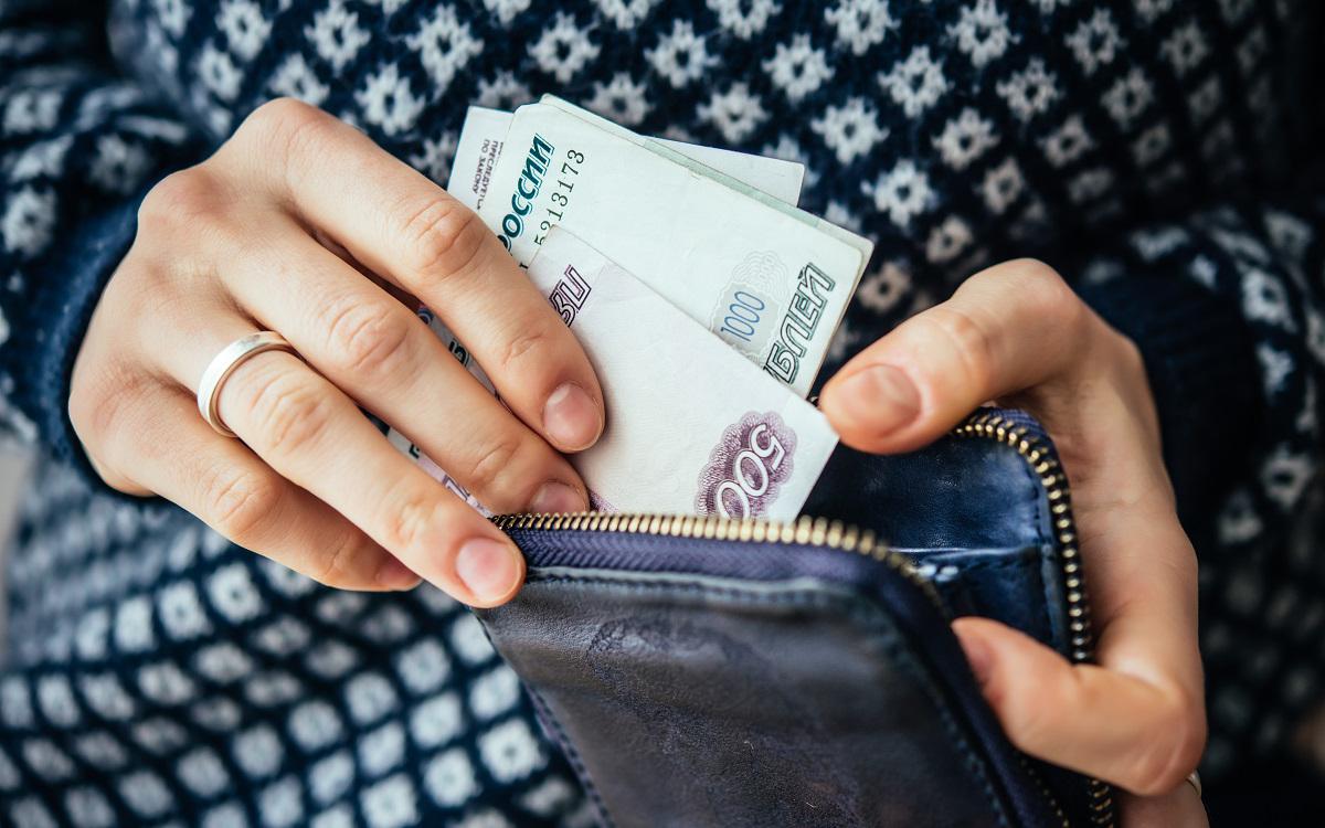 Каким категориям повысят пенсию и заплату, на сколько вырастет страховка по вкладам, как заключить договор ПДС через «Госуслуги», как сообщить о переводе мошенникам — подробнее в разборе «РБК Инвестиций»